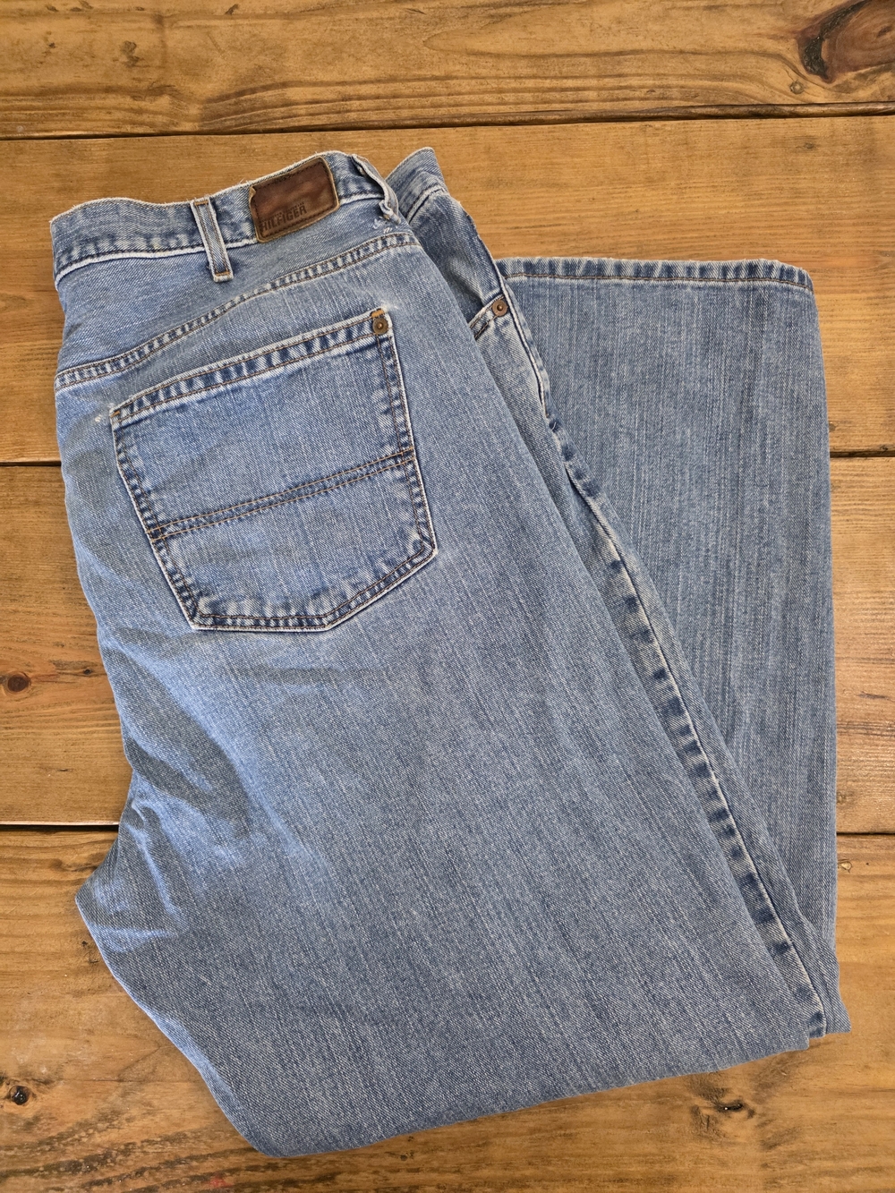 Tommy Hilfiger Light Wash Relaxed Men's Jeans